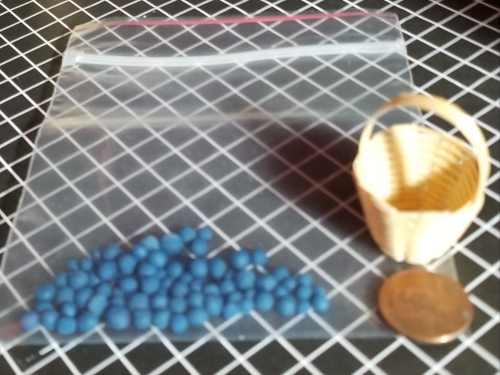Miniature 1:6 Basket of Blueberries dollhouse decor play food kitchen display