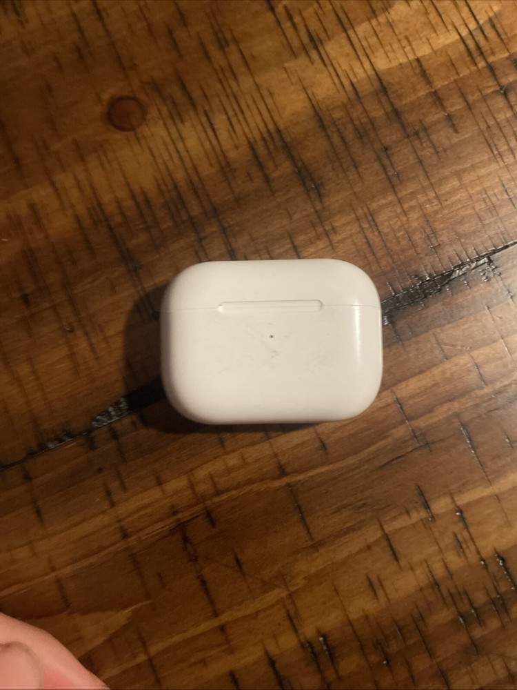 Apple AirPods Pro with Wireless Charging Case - White