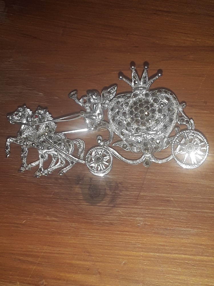 VINTAGE SIGNED ELO - STERLINGSILVER MARCASITE HORSE HEART CARRIAGE ANGEL Brooch