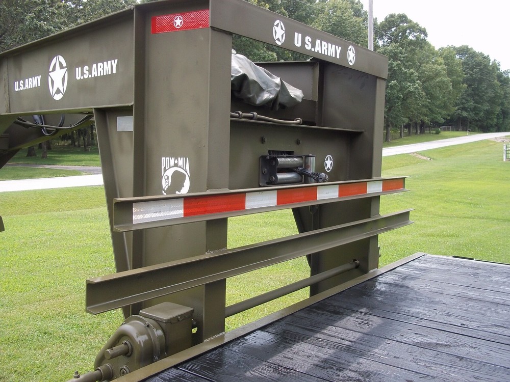MILITARY THEME LOGO SET GOOSENECK FLATBED  25 + FT ARMY----- NO TRAILER INCLUDED