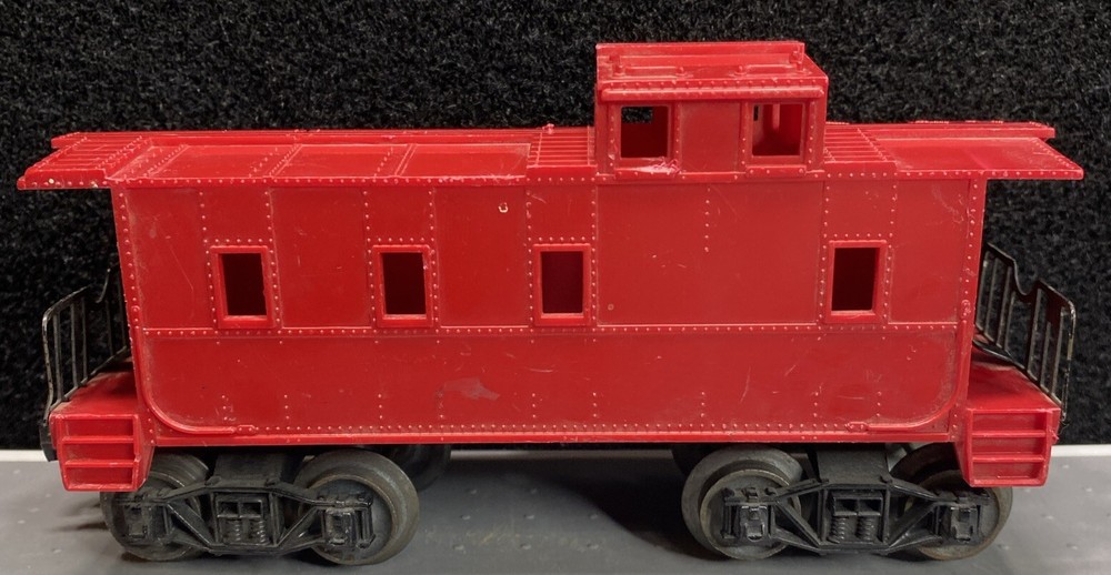 VTG POSTWAR LIONEL O GAUGE - Unmarked Red Plastic Caboose Train