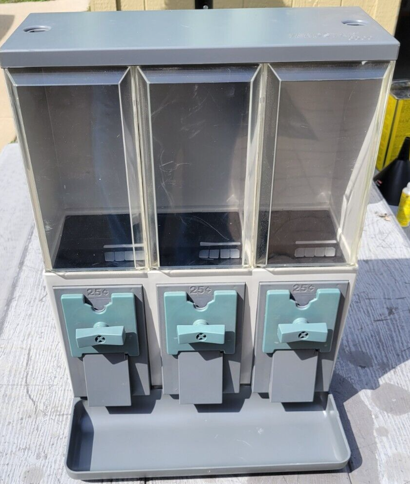 VENDSTAR 3000 CANDY DISPENSER 3 COMPARTMENT W/ LID AND TRAY NO HARDWARE OR LOCKS