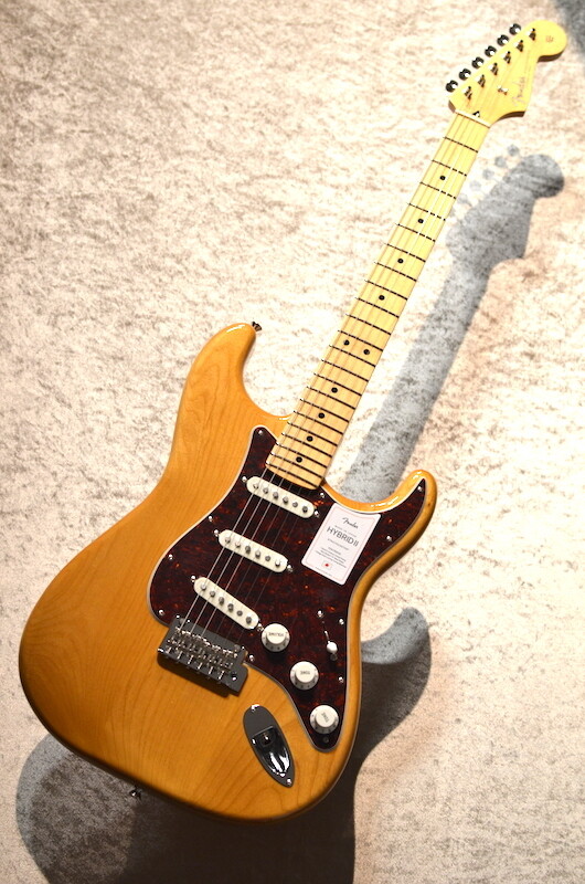 Fender Made in Japan Hybrid II Stratocaster Maple Fingerboard  Vintage Natural