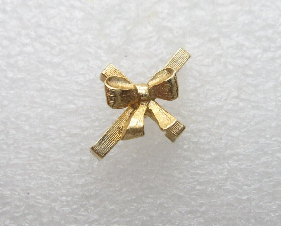 Bow Tie Ribbon Lapel Pin (C182)