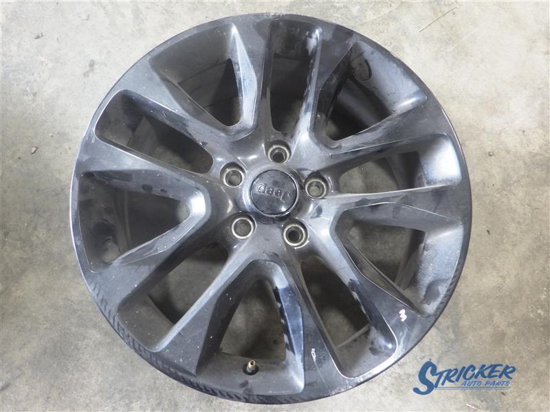 Jeep Grand Cherokee 2021-2022 Wheel 20x8 Alloy 5 V Spoke 5XL06DX8AA R01459550