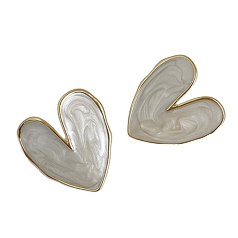 Heart Stud Earrings – Delicate & Fashionable Dainty Ear Pins