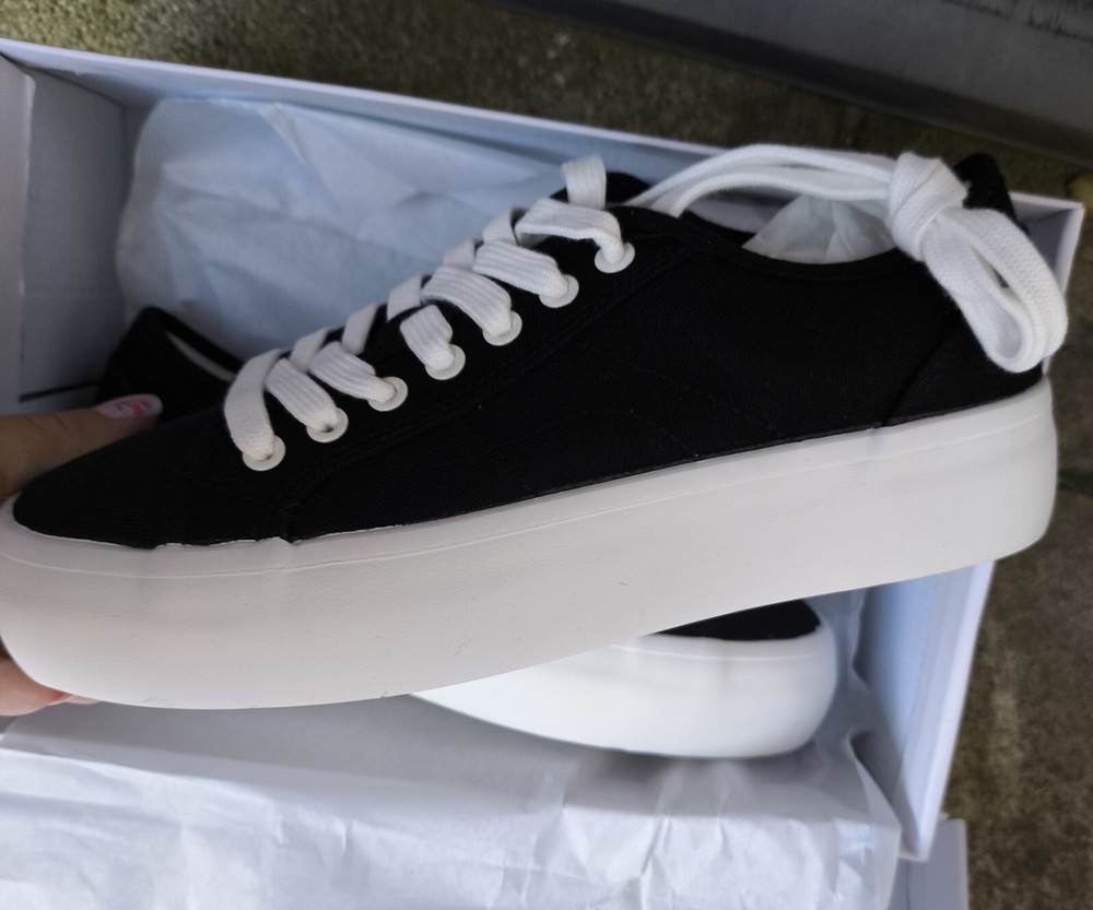 Cushionaire Memory Foam Black Canvas Shoes Size 6