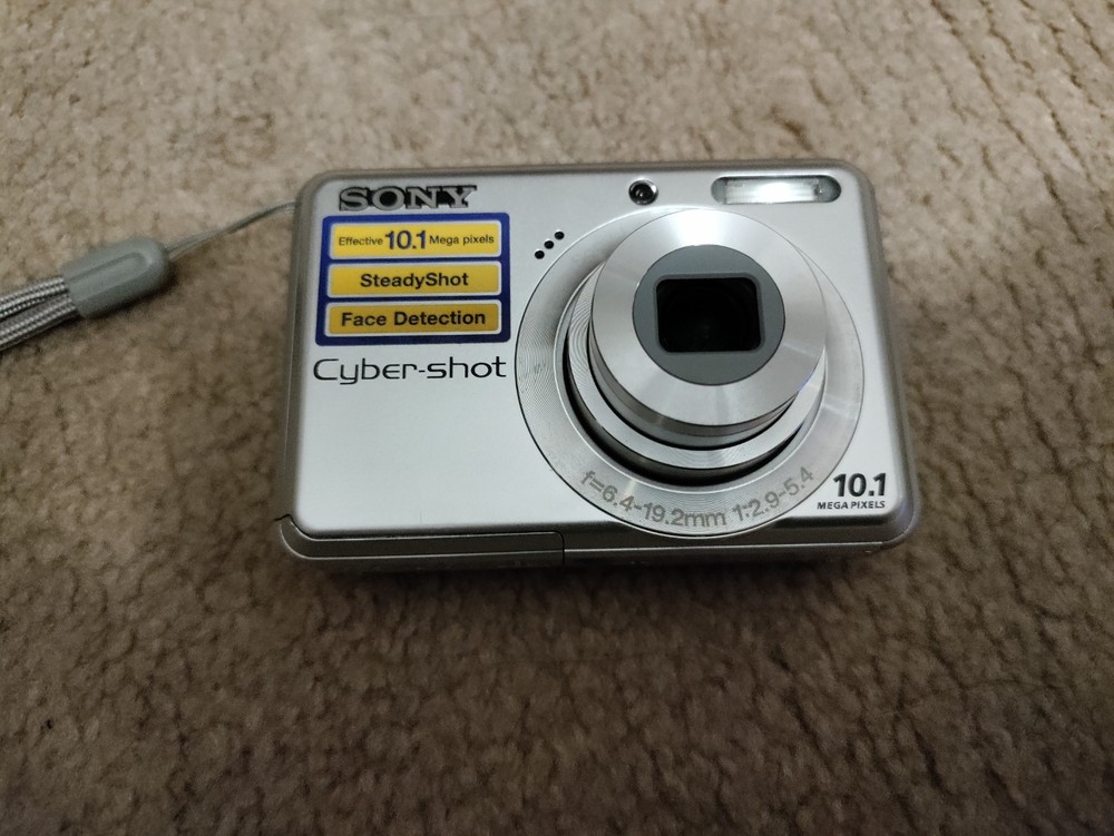 Sony Cyber-shot DSC-S930 10.1MP Silver Digital Camera Tested & Working