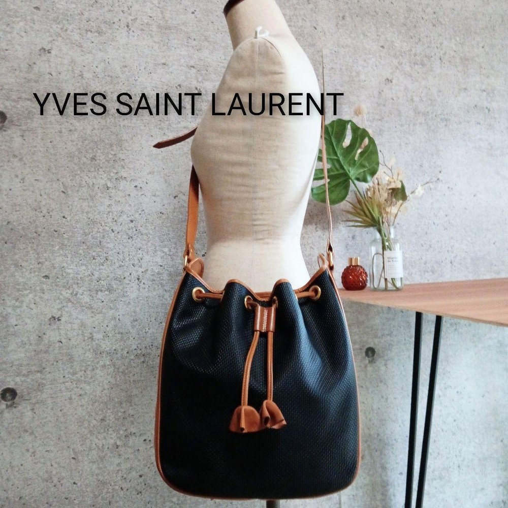 Yves Saint Laurent Drawstring Leather Shoulder Bag Black Women'S Men'S
