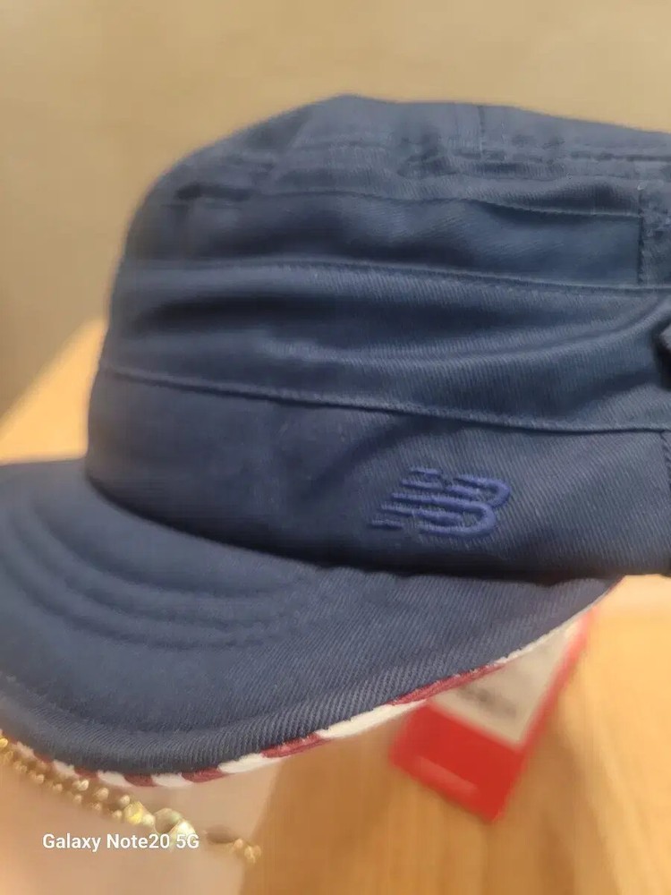 NEW BALANCE HAT