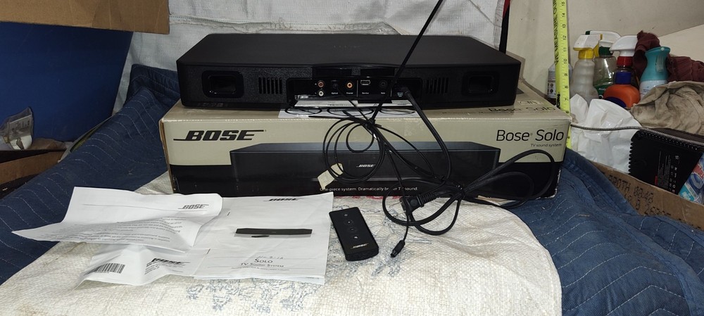 Bose Solo TV Sound System 410376 Black + Remote Control EXCELLENT Condition Bar