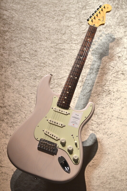 Fender Made in Japan Hybrid II Stratocaster Rosewood Fingerboard  US Blonde