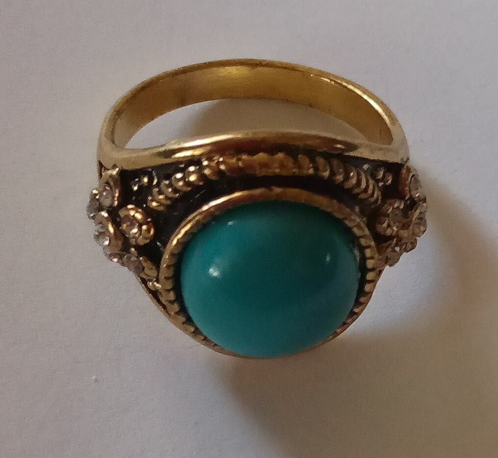 Signet Ring Rhinestones Size 9 Blue Gold Color Band Free Shipping