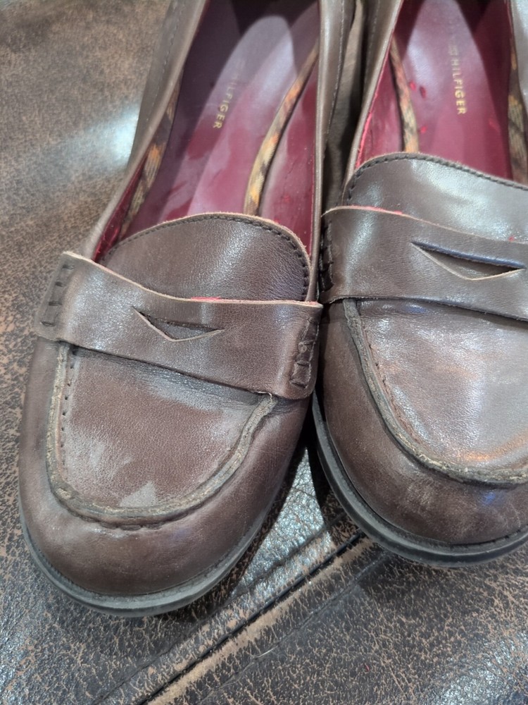 Tommy Hilfiger Womens Dark Brown Leather Loafers with Block Heel Size 7  