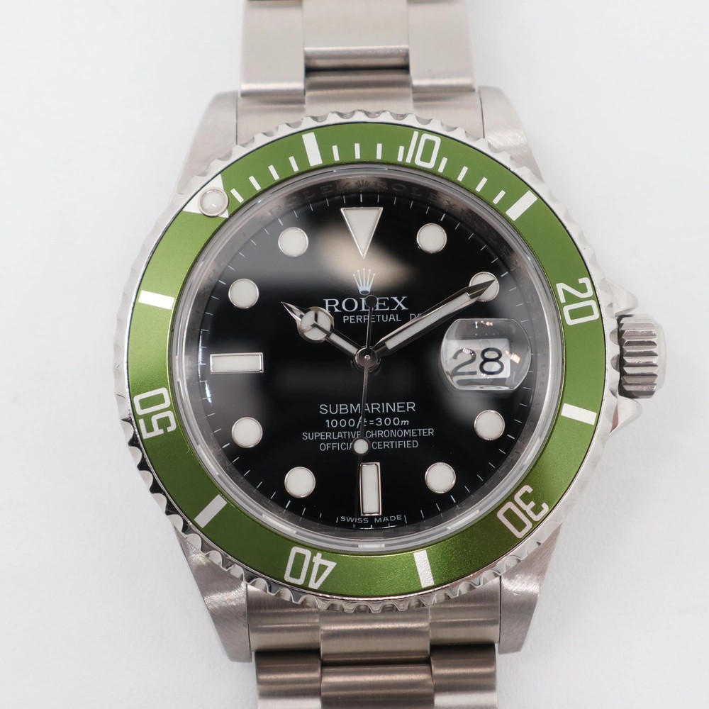 2000's Mint Rolex 16610LV Submariner 40mm Automatic Black Dial Steel Watch