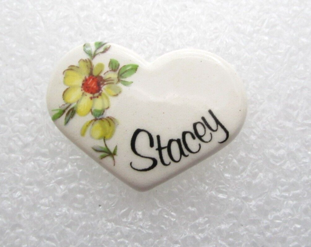 Love Heart Shape Stacy Lapel Pin (C749)