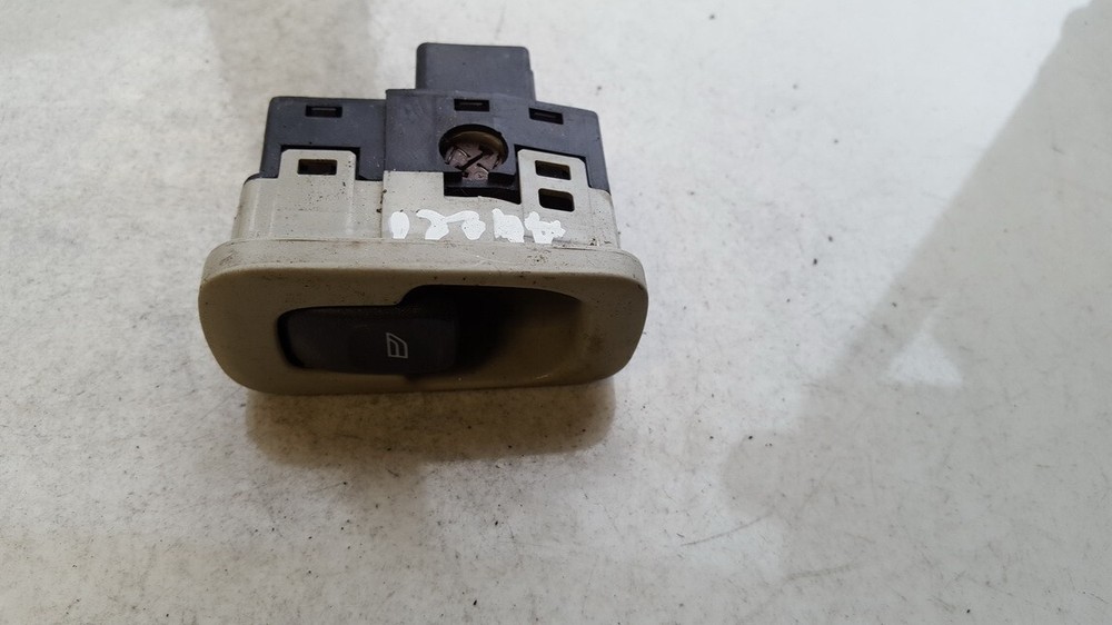 2000 Volvo S80 Power Window Regulator & Switch 730954-00