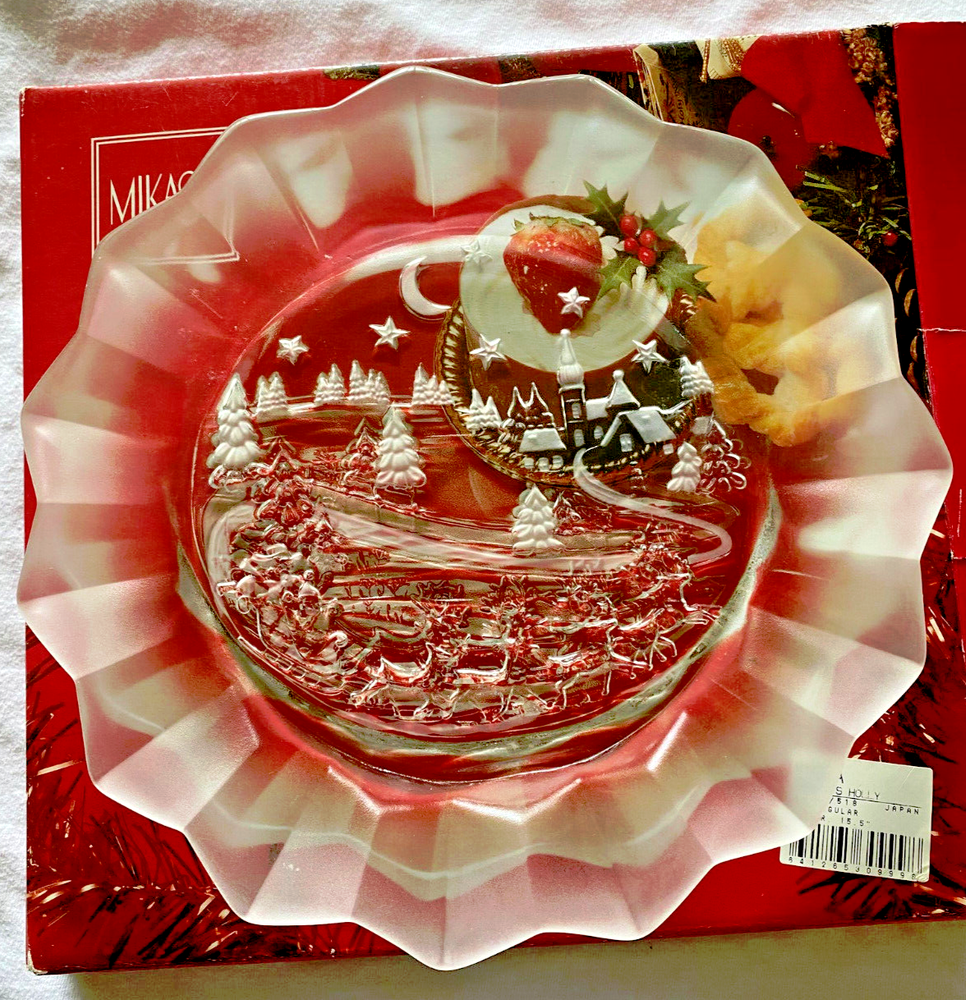 Mikasa Frosted Crystal Plate Platter Christmas Santa Sleigh Reindeer Round Large