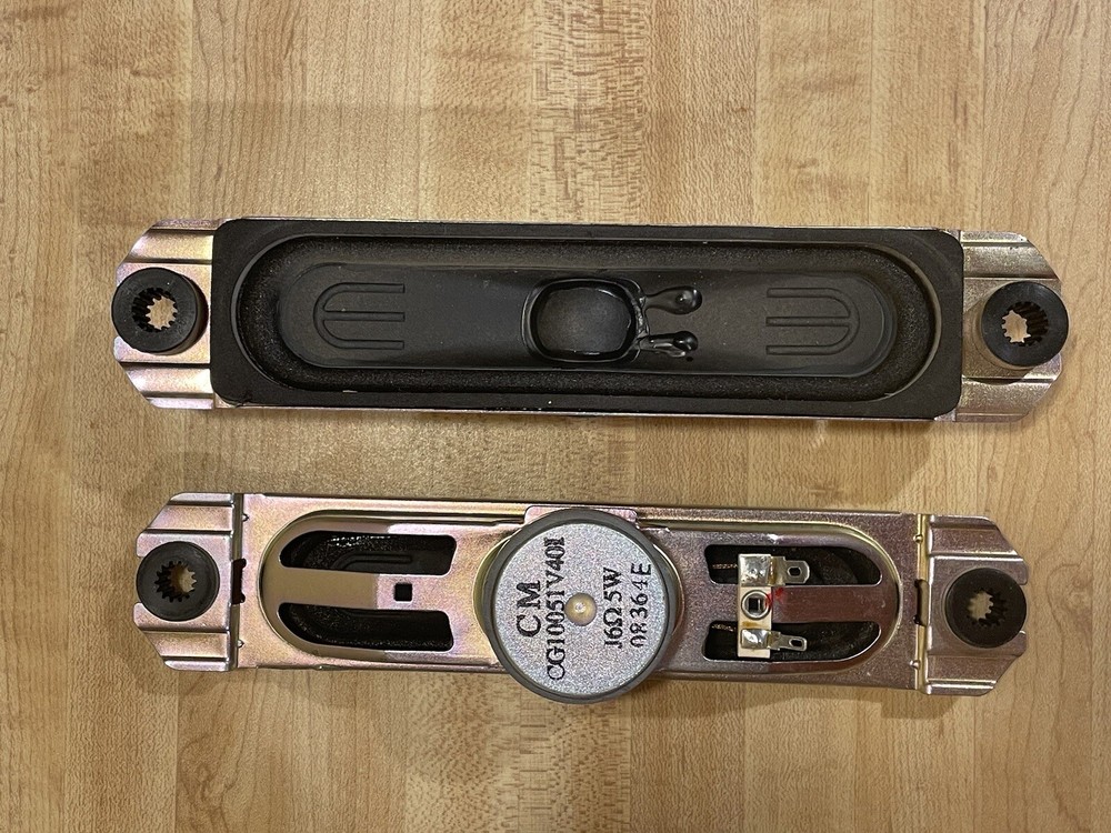 Toshiba 26AV502U Speaker Set Left and Right CG10051V40I With Wires