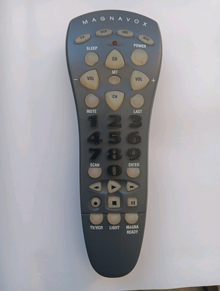 Magnavox REM100 Universal Remote Control for 3 Devices Tested Works Great