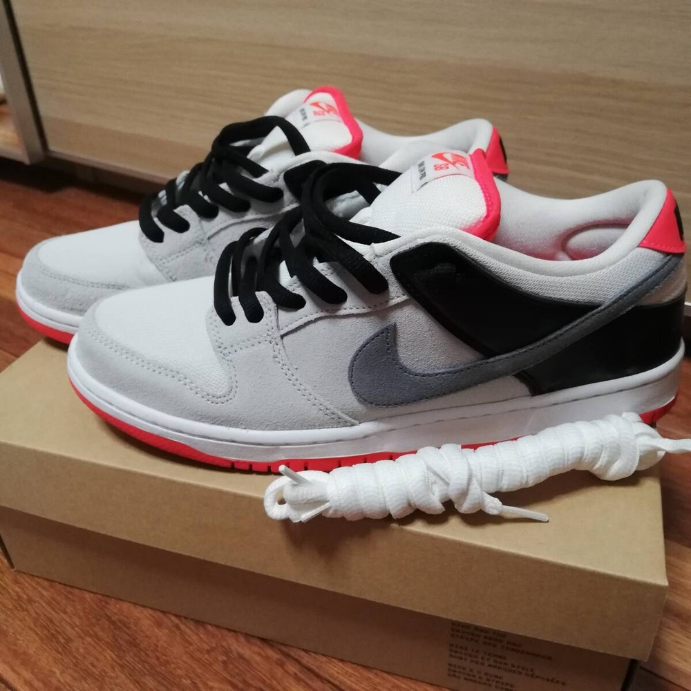 Nike Men SB Dunk Low Pro Infrared Sneakers in 9.0US Size Cd2563-004