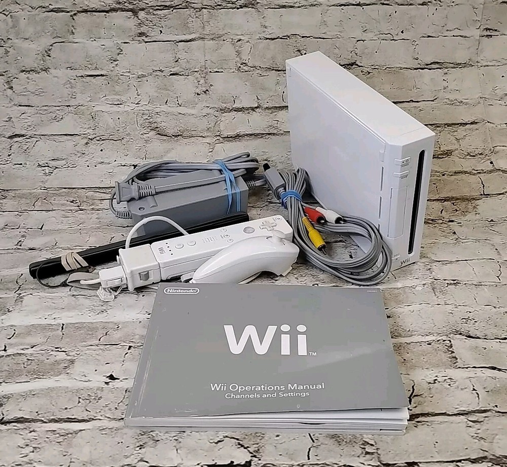 Nintendo Wii Console Gamecube Compatible RVL-001 Bundle, W/ Wii Sports. TESTED