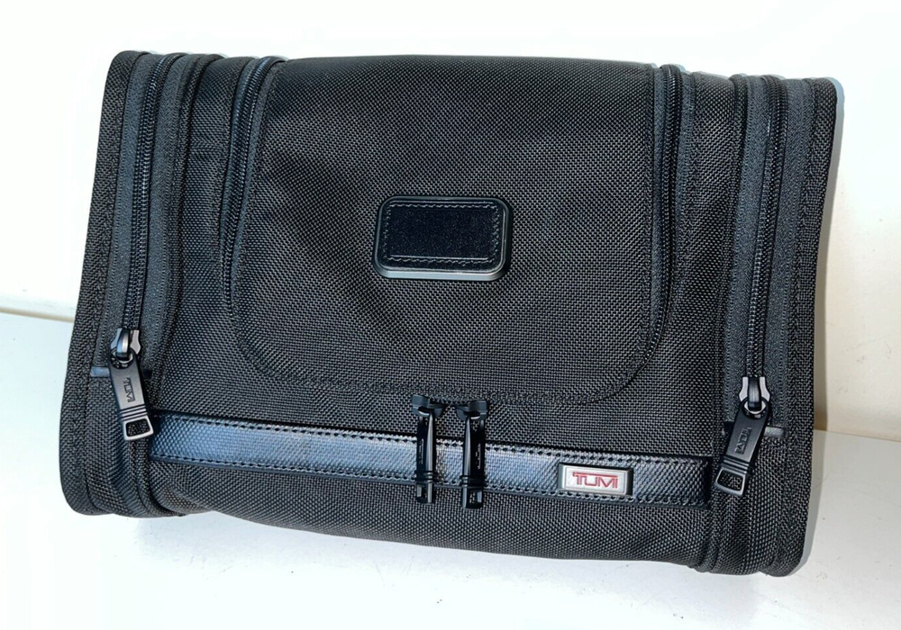Tumi - Alpha 3 – Hanging Travel Kit Toiletry Bag - Black – 1172541041