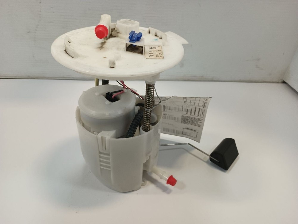 2013 Mazda CX-9 AWD Fuel Pump Assembly 11504406