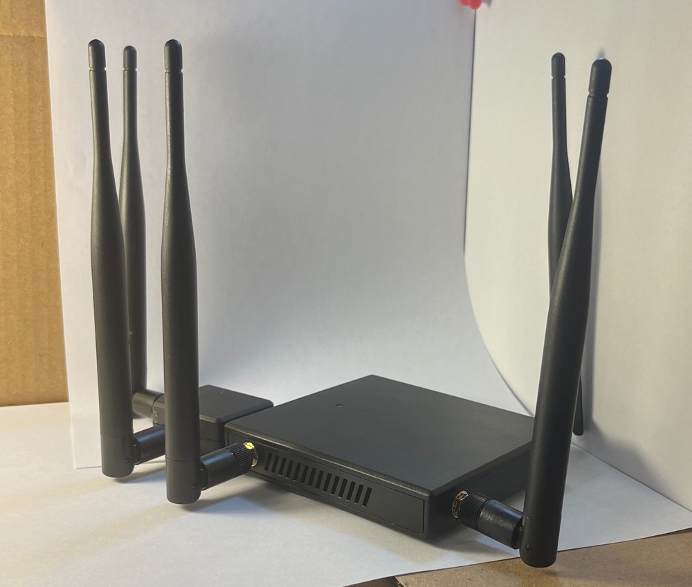 WiFi Pine-apple Mark Vll + Case + USB C, and B cables + Mod + 5 Antennas