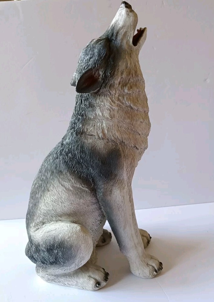 Motion Activated Howling Wolf Garden Statue Sculpture Outdoor Patio Yard Decor
