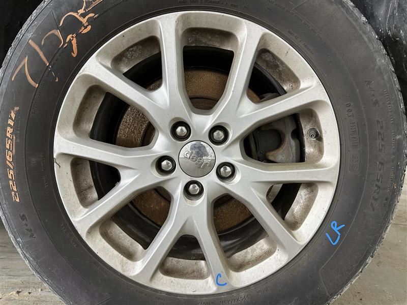 17x7 Silver Aluminum Wheel for 2014-2018 Jeep Cherokee 2607467