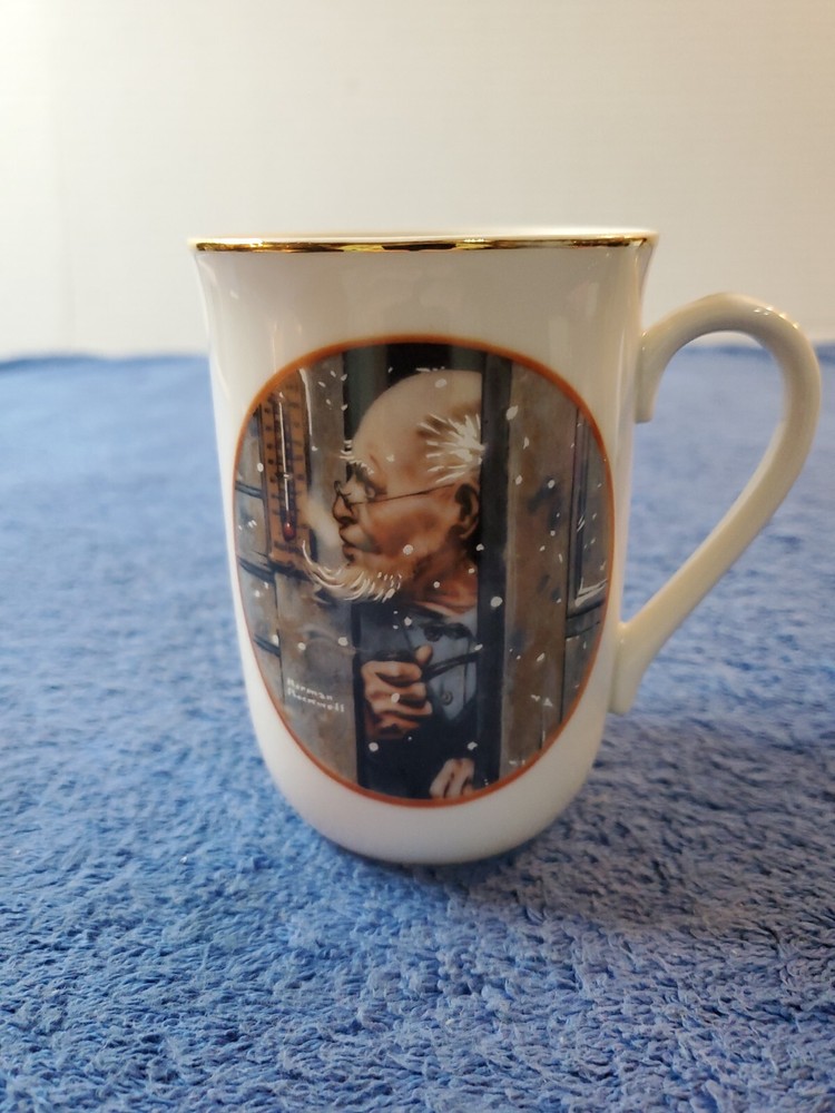 Vintage Norman Rockwell Old Man Smoking Pipe Winter Scene Fine Porcelain Cup IMM