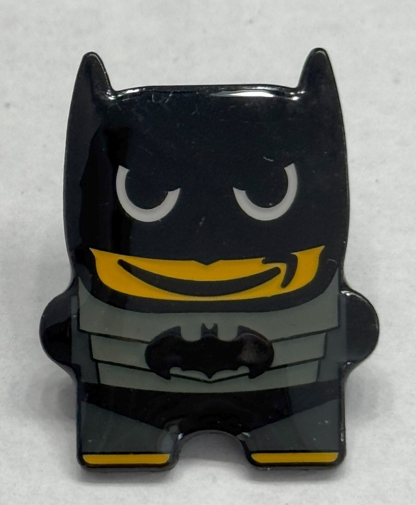 Batman AMAZON PECCY PIN