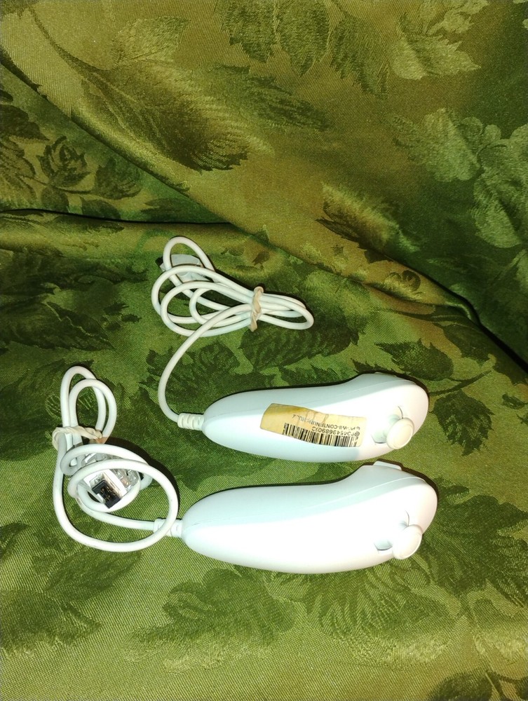 Lot Of 2 OEM Authentic Nitendo Wii Nunchuks Tested And Works Free Shipping