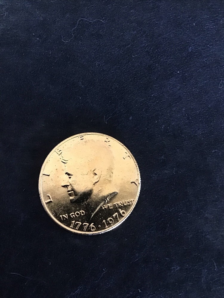 1976  Kennedy Half Dollar 🪙 24K Gold Plated 🪙  Uncirculated, beautiful coin!