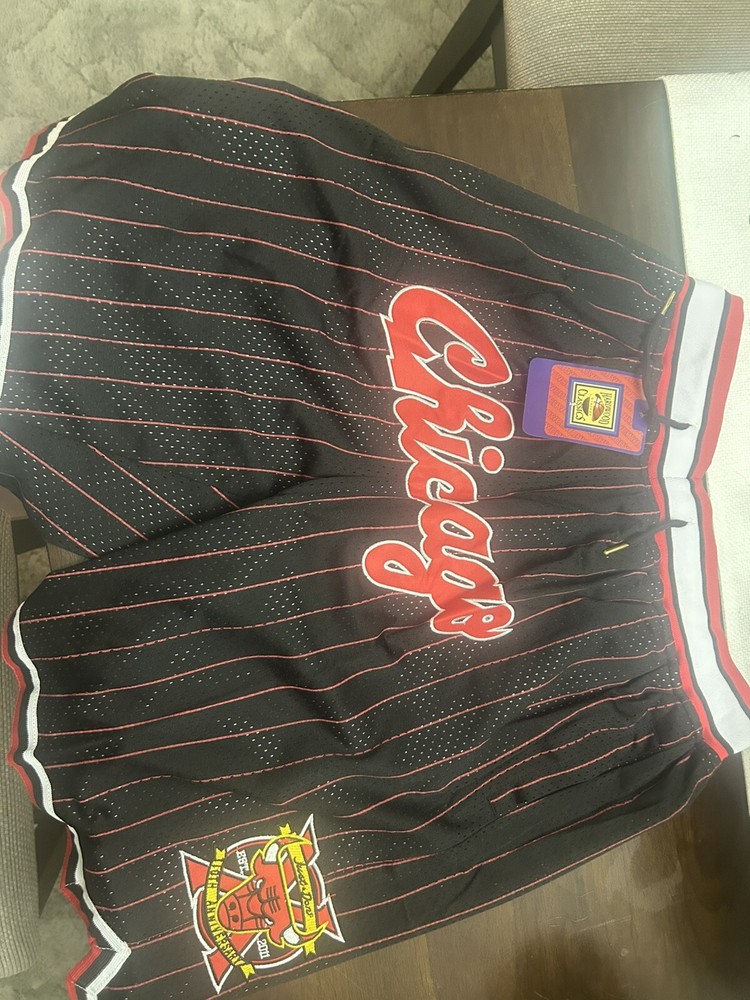 Premium NBA Chicago Bulls Shorts Team Apparel MENS XL . New With Tags