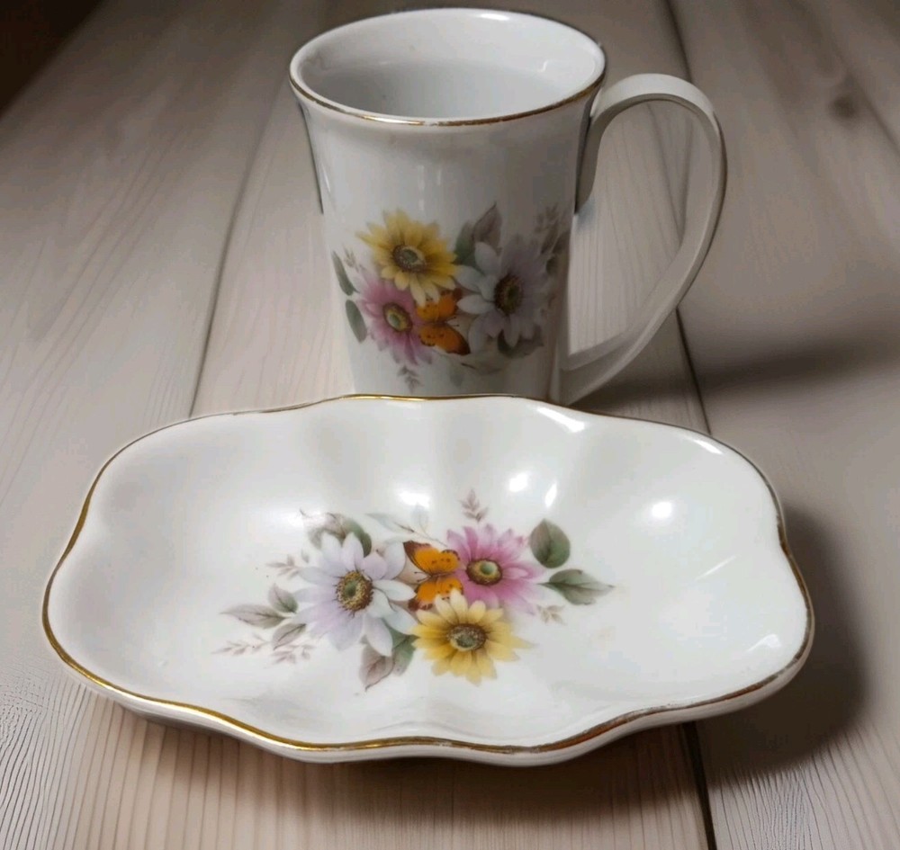 VTG 1979 Enesco Ceramic Porcelain Bathroom Set Soap Holder Toothbrush Cup Floral