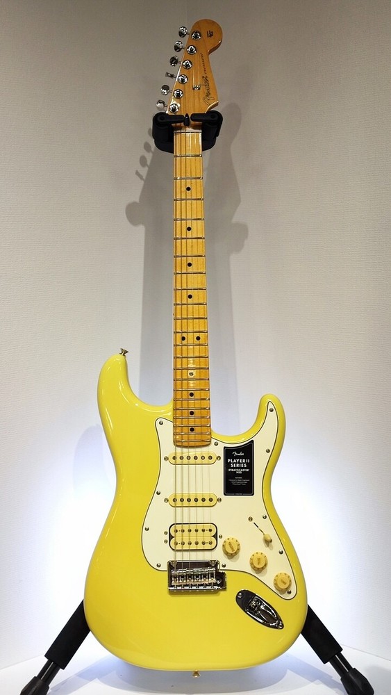 Fender Player II Stratocaster HSS Hialeah Yellow   Maple