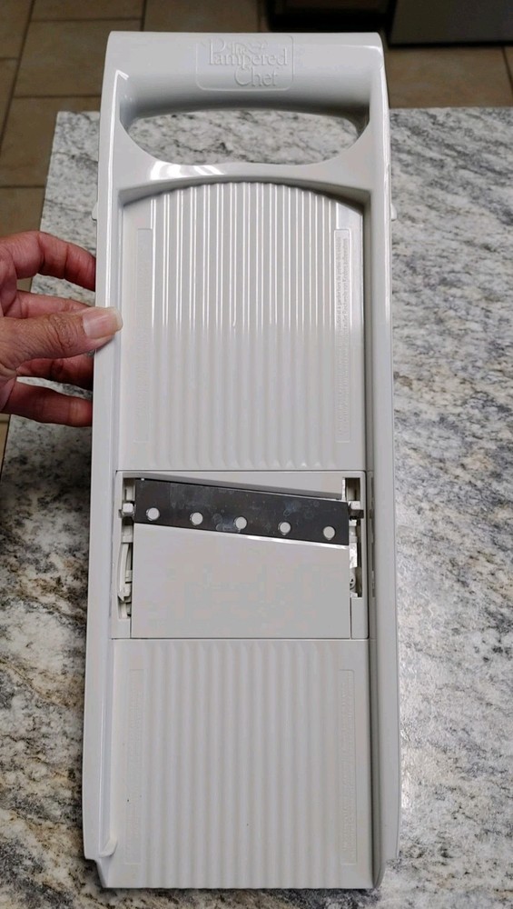 Pampered Chef Ultimate Mandoline Slicer with 4 Blades 1087 No Box