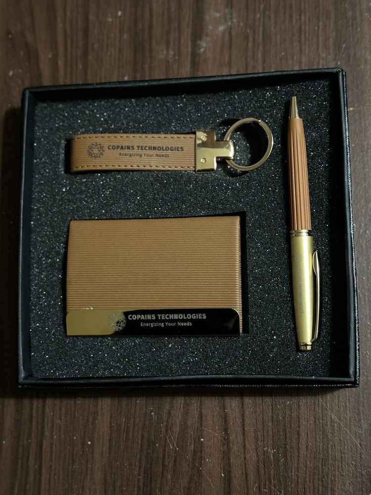 Leather Credit Card Wallet Gift Set with Key Ring and Pen for New Year-image