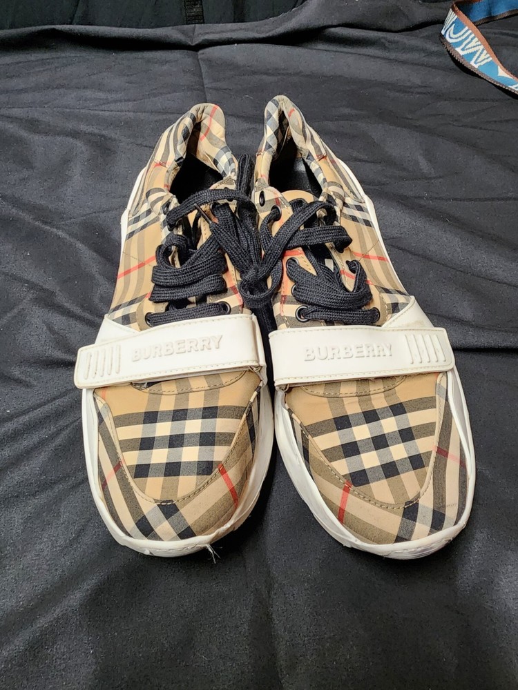 BURBERRY shoes