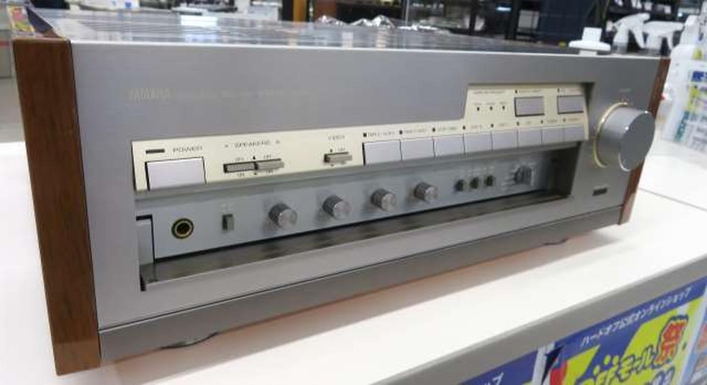 YAMAHA AX-2000 Transistor Integrated Amplifier with Built-in D/A Converter