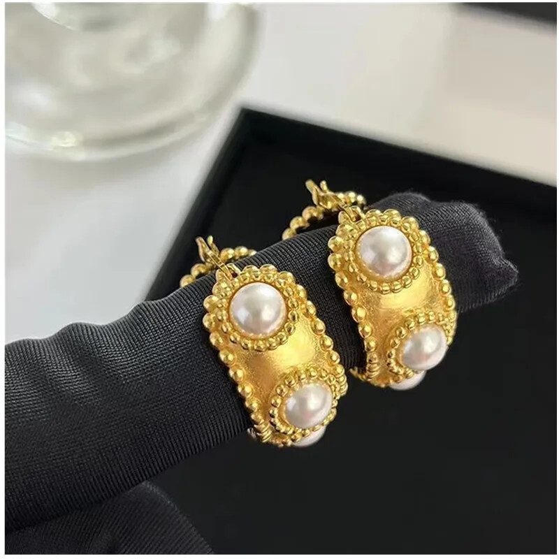 European and American women's new retro earrings circle pearl  fashion metal gif