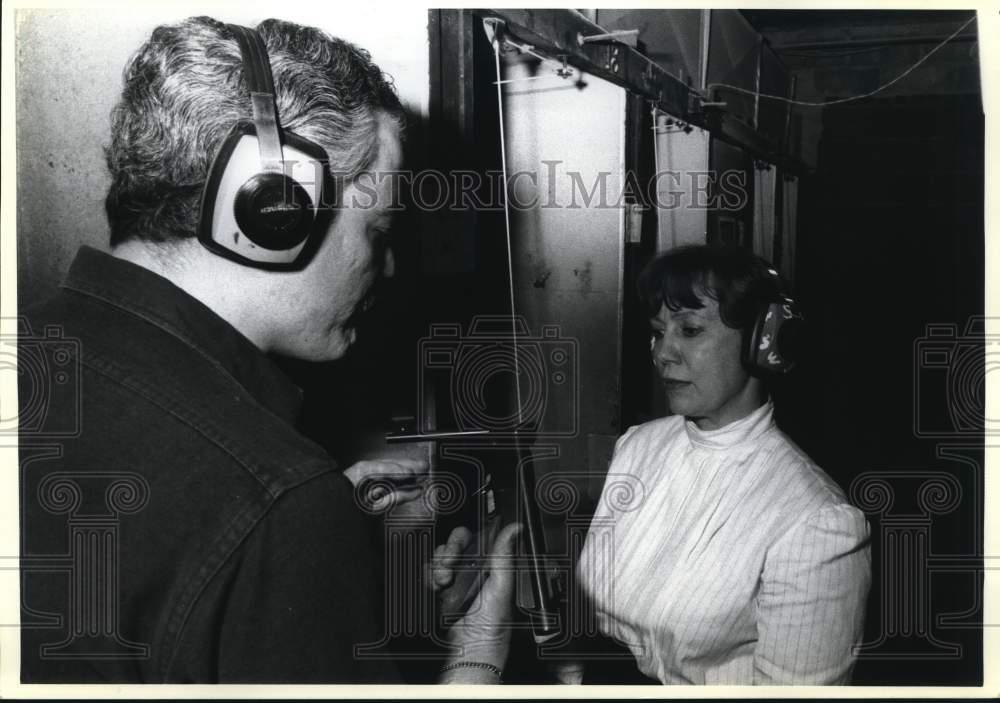 1989 Press Photo Frida Ottavio at West Side Rifle and Piston Range in New York