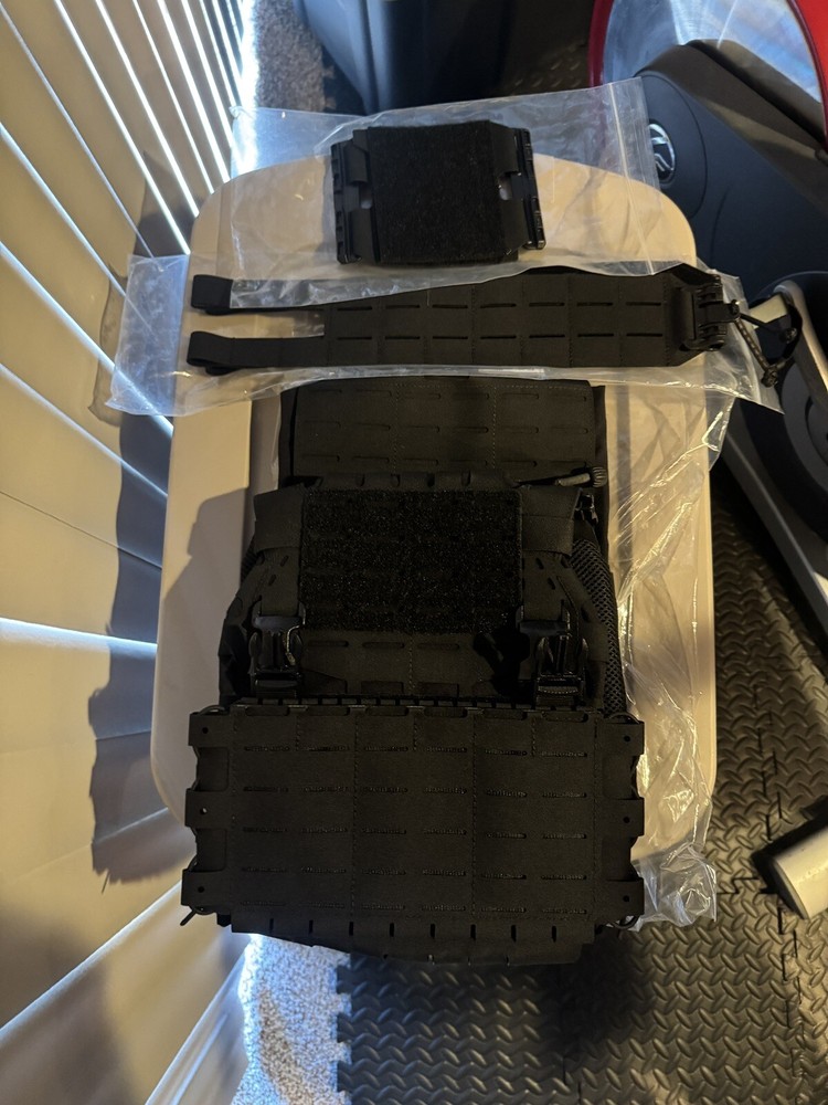 Shaw Concepts Arc V2 Small Medium Black Tactical Plate Carrier Setup  