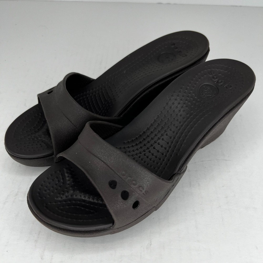 Crocs Womens Kadee Black Solid Wedge Heeled Rubber Slip-On Size 8 Mule Sandals