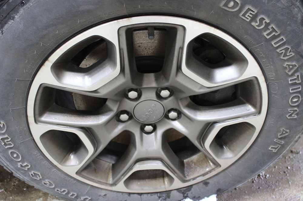 Aluminum 17x7.5 5x110mm Wheel 6XY502D2AA Fits 20-23 Cherokee 2968529