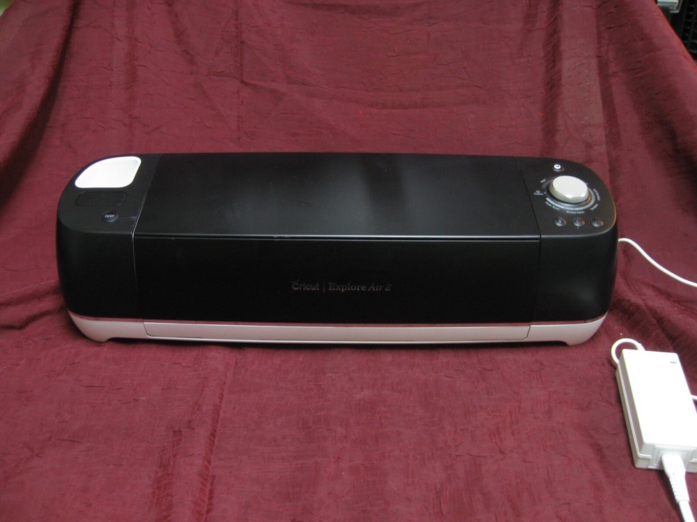 Cricut Explore Air 2 Automated Smart Design Cutting Machine - Nice Condition-image