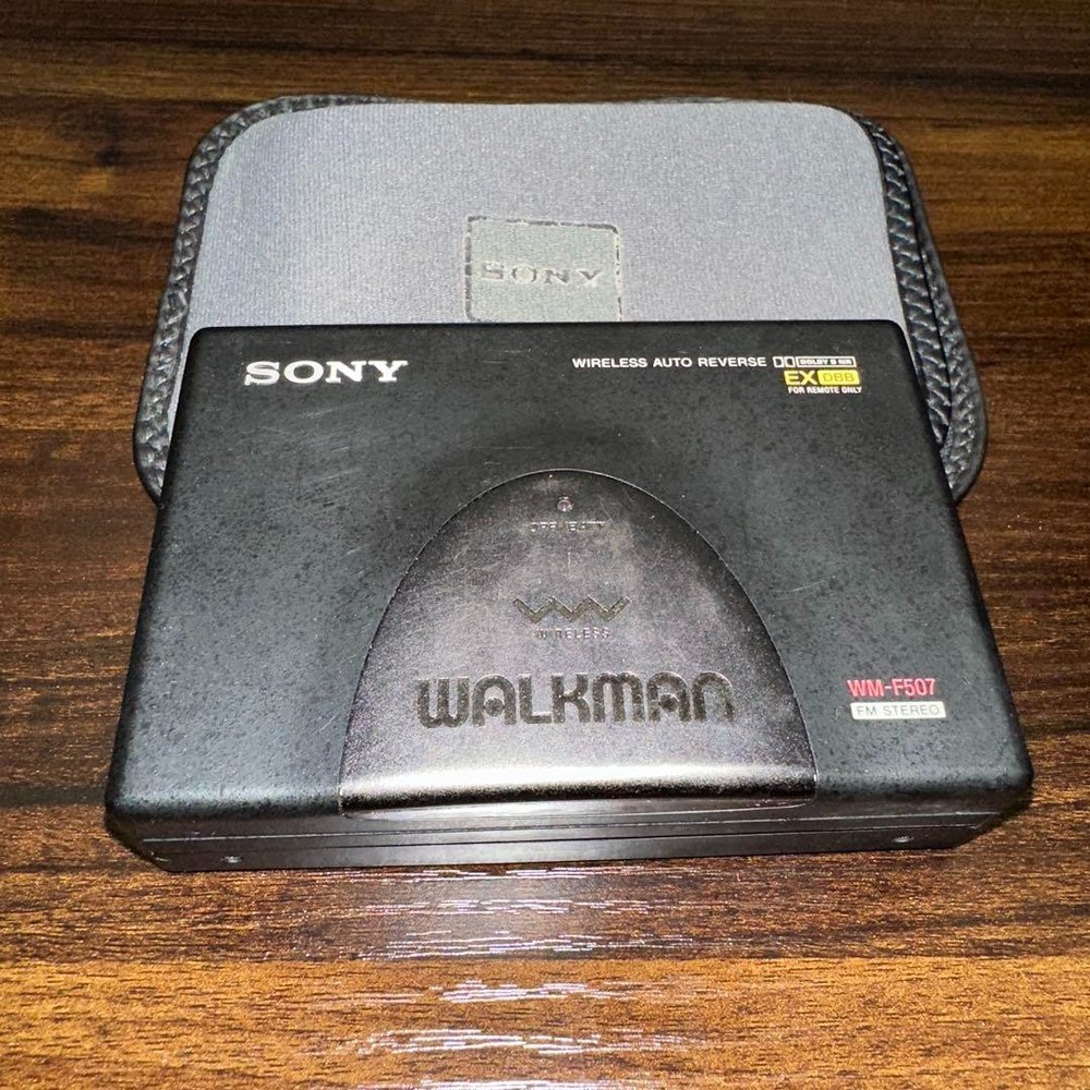 Sony WM-F507 Walkman Cassette Player AM FM Radio Non Working for Parts Repair