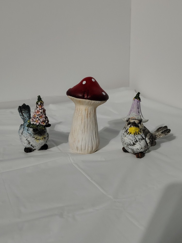 2 Miniature Birds Standing beside A Mushroom Ceramic Figurine Statue Home Garden